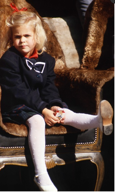 Prinsessan Madeleine Busar Med Pappa Kungen, 1986